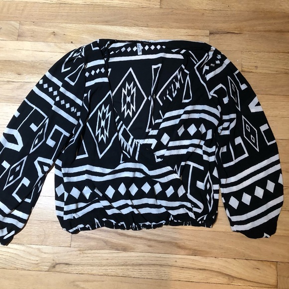 Black and white patterned faux wrap top - Picture 1 of 5